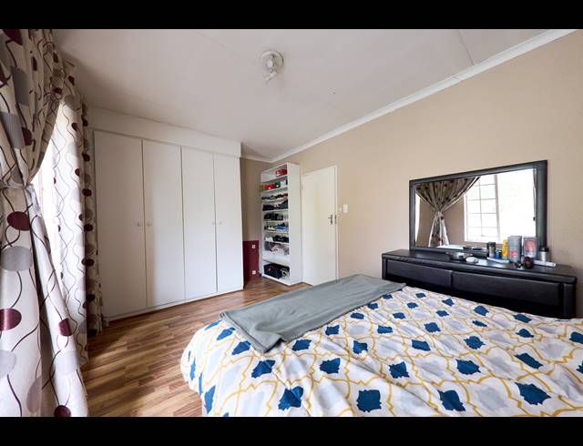 2 BEDROOM DUPLEX FOR SALE IN HALFWAY GARDENS